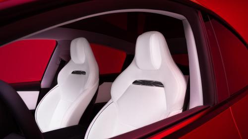 Tesla - New Model Y Performance 5