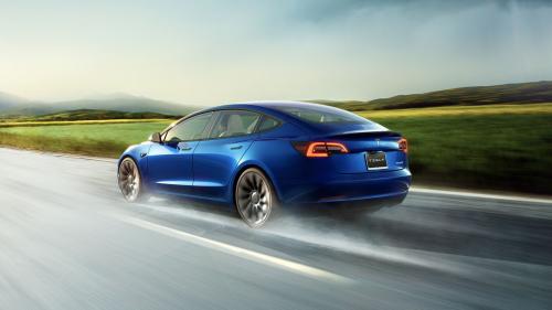 Tesla Model 3 4