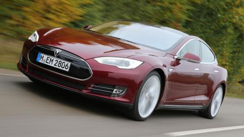 Tesla Model S 4