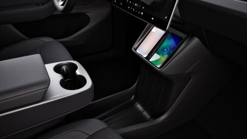 Tesla Model Y Standart 2025 4