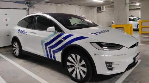 Tesla Model X Police 01