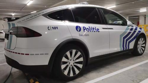 Tesla Model X Police 02