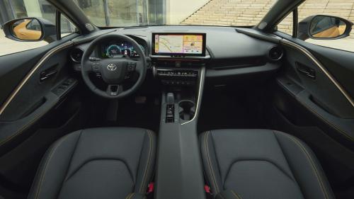 Toyota C-HR PHEV 2024 4