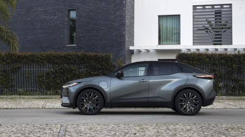 Toyota C-HR+