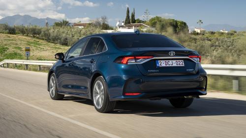Toyota Corolla Sedan Hybrid 2023 3