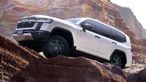 Toyota Land Cruiser 2