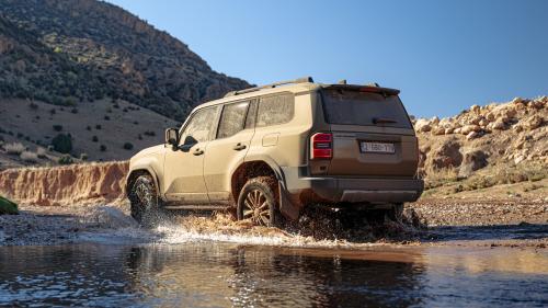 Toyota Land Cruiser 2