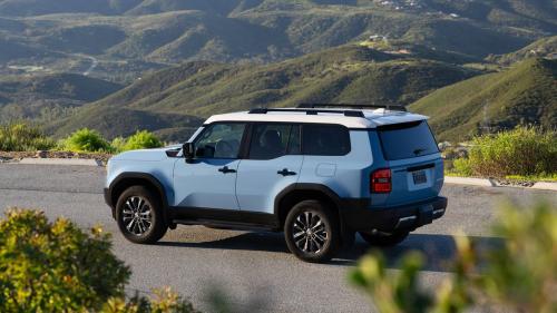 Toyota Land Cruiser 2024 3