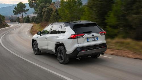 Toyota RAV4 Hybrid 2