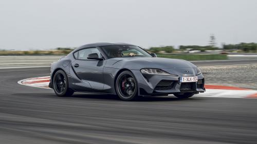 Toyota Supra 3.0 MT 5