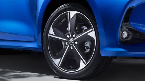 Toyota Yaris Hybrid 130 3