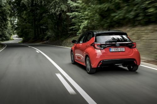Toyota Yaris vs Peugeot 208