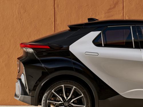 toyota c-hr 2024