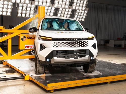 Toyota Hilux Crash Test