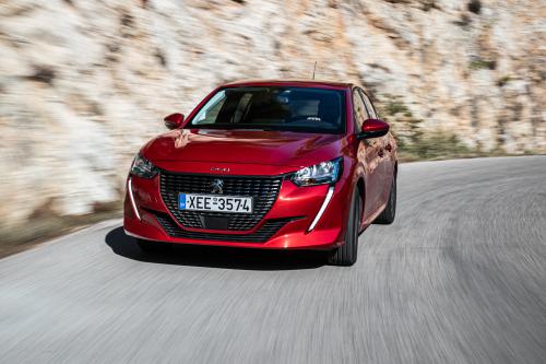 Volkswagen Polo vs Peugeot 208