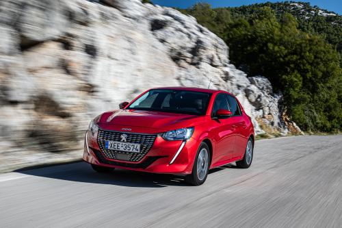 Volkswagen Polo vs Peugeot 208