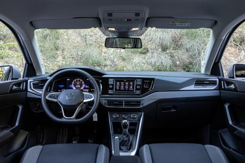 Volkswagen Polo vs Peugeot 208