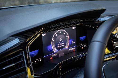 Volkswagen Polo vs Peugeot 208