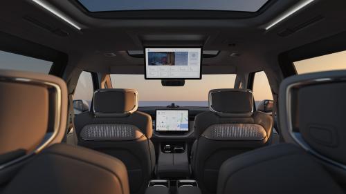 Volvo EM90