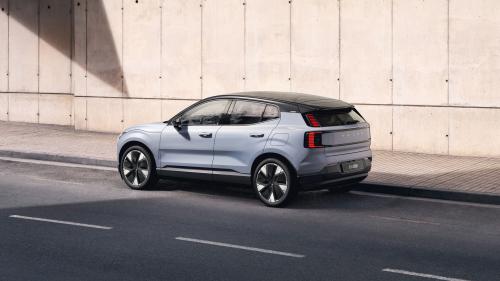 Volvo EX30 8