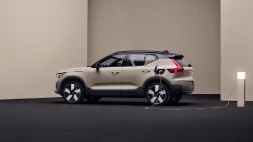 Volvo EX40