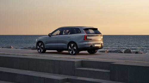 Volvo EX90 3