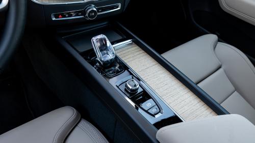 Volvo XC60 T6 AWD plug-in hybrid 