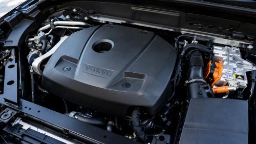 Volvo XC60 T6 AWD plug-in hybrid 