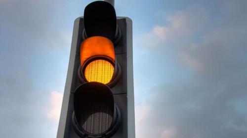 Yellow traffic light 2