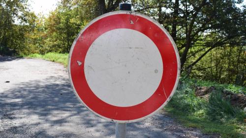 Άδειο σήμα δρόμων