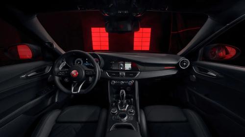 Alfa Romeo Giulia Edizione Luna Rossa