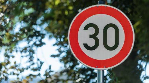 όριο ταχύτητας 30 χλμ./ώρα