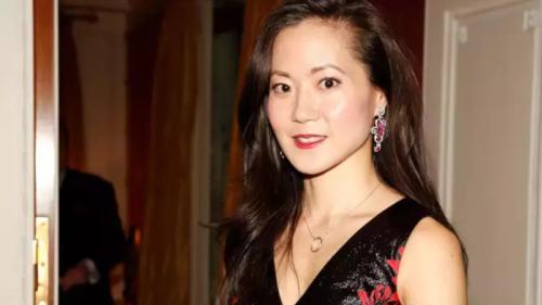 Η Angela Chao έχασε με τραγικό τρόπο τη ζωή της καθώς πνίγηκε μέσα στο Tesla Model X που οδηγούσε