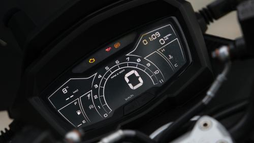 Νέο Aprilia SR GT mini GT scooter 2022