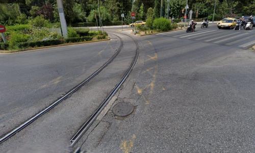 κίτρινο πλέγμα στον δρόμο