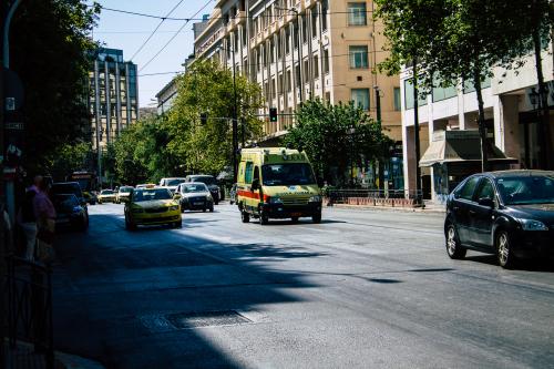 Ασθενοφόρο στον δρόμο