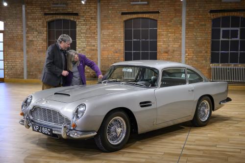 aston martin db5 b