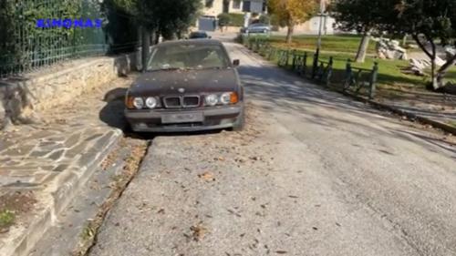 εγκαταλελειμμένα αυτοκίνητα στα βόρεια προάστια