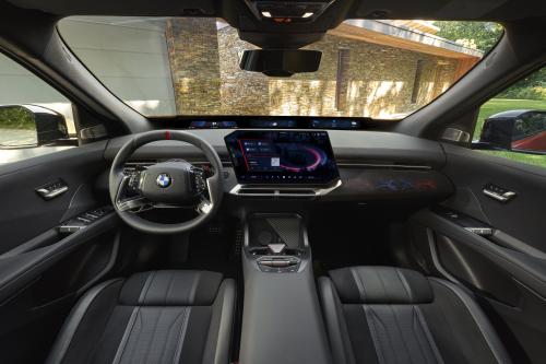 BMW iX4