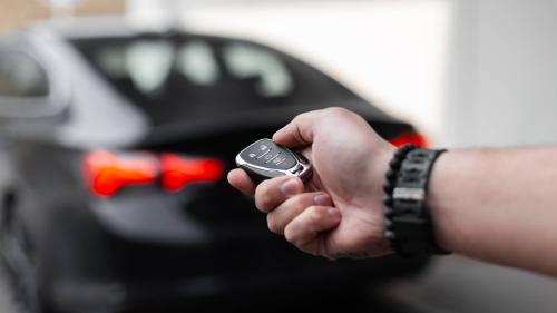 car-keys-open-car