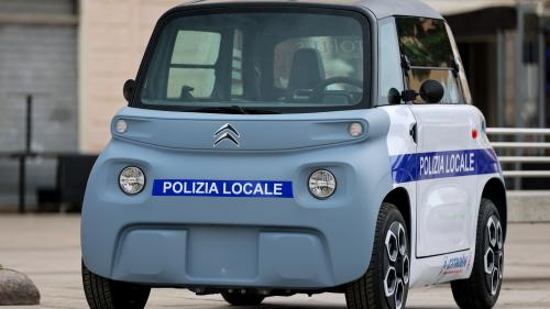 περιπολικό citroen ami ιταλία