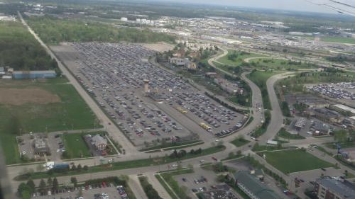 detroit airport parking