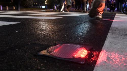 LED στοιχεία στον δρόμο
