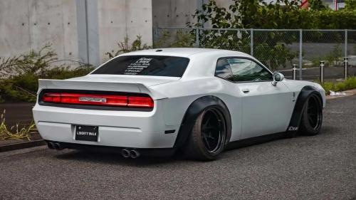 dodge challenger b