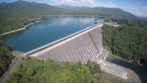 Μυστηριώδες τούνελ δρόμος που δεν οδηγεί πουθενά