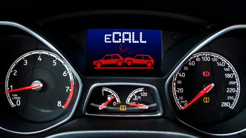 eCall το κουμπί που σώζει ζωές στο αυτοκίνητο