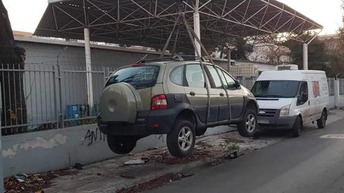 εγκαταλελειμμένα αυτοκίνητα