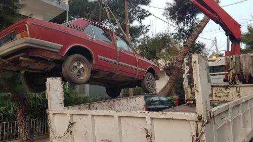 εγκαταλελειμμένα αυτοκίνητα