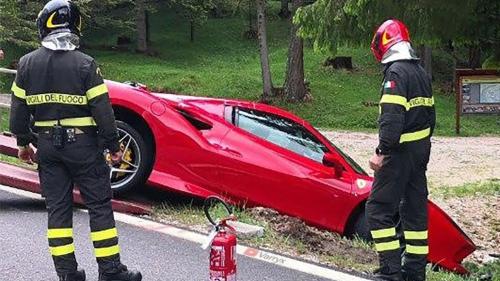 Ferrari ατύχημα ιταλία
