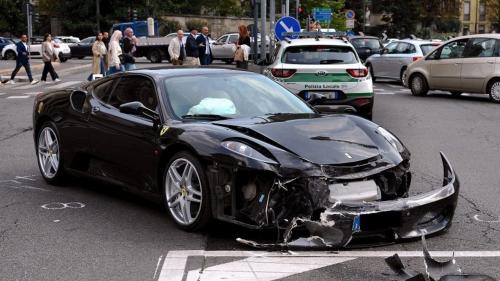 ferrari περιπολικό ατύχημα τούμπα